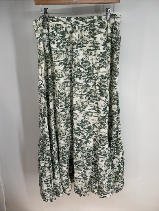 Abercrombie & Fitch Dresses & Skirts - Abercrombie & Fitch Women’s Cream & Green Floral Maxi Skirt Size L